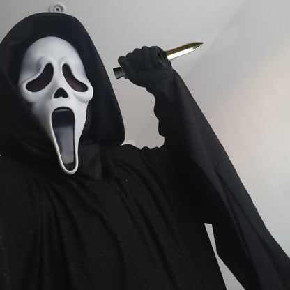Funny, screaming, ghostface mask
