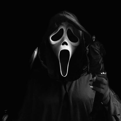 Funny, screaming, ghostface mask