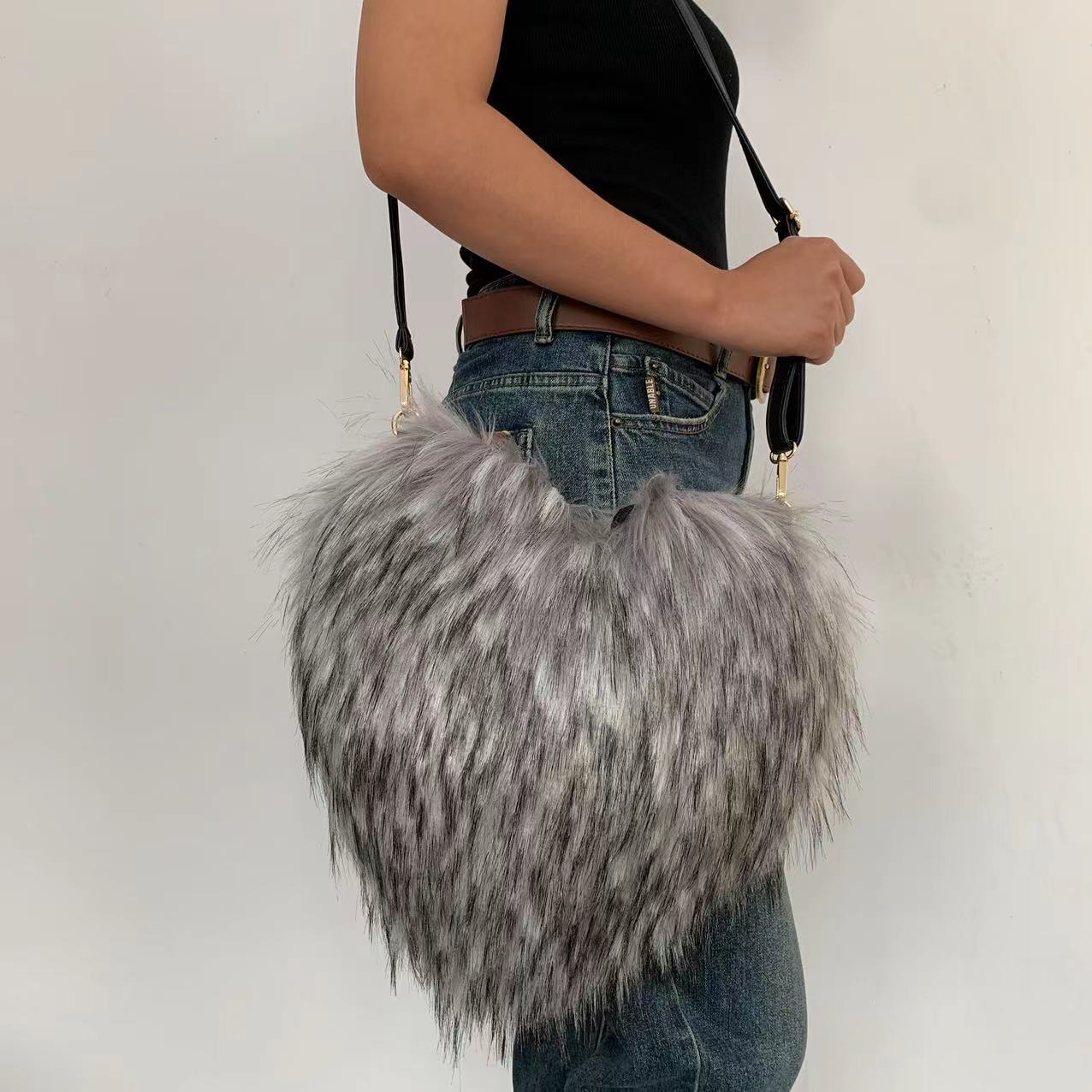 Fur love crossbody bag