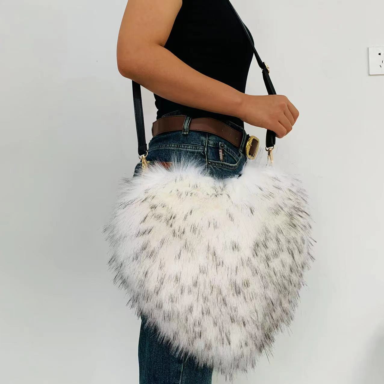 Fur love crossbody bag