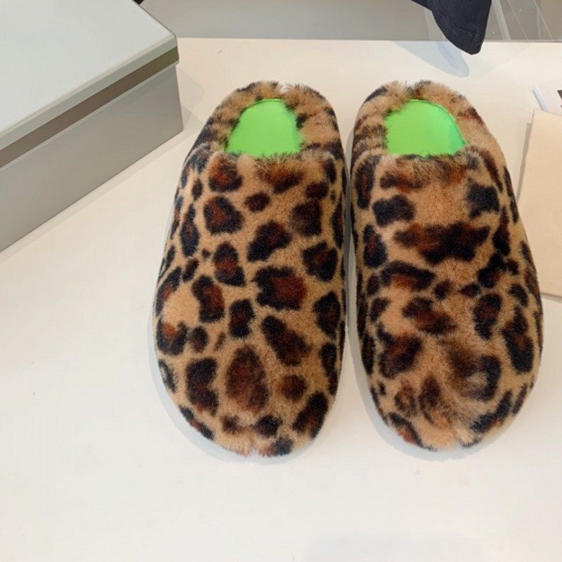 fur slippers