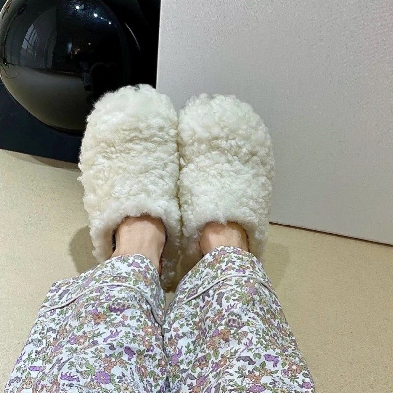 fur slippers