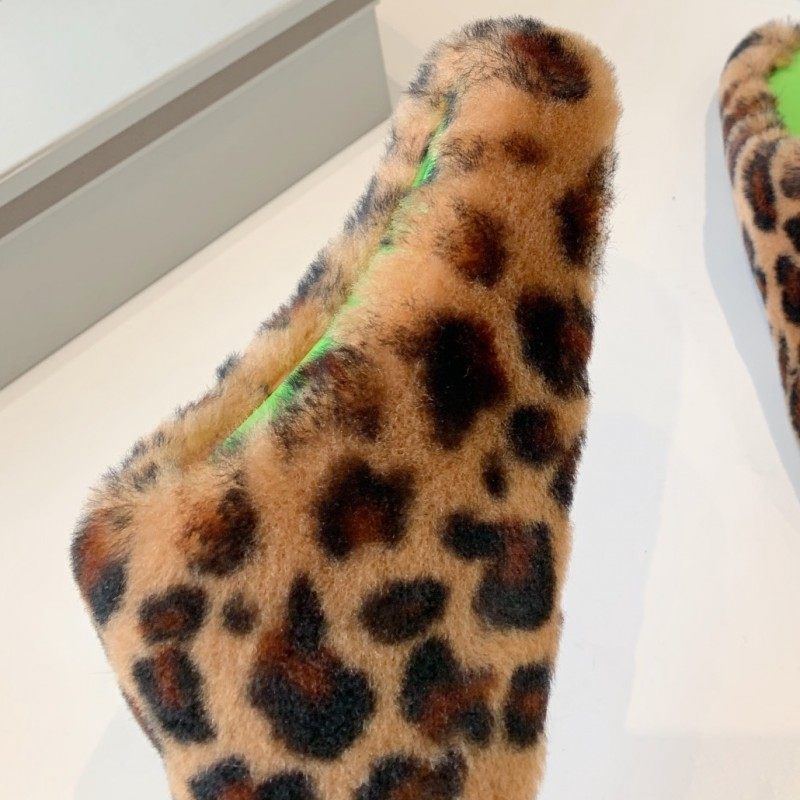fur slippers