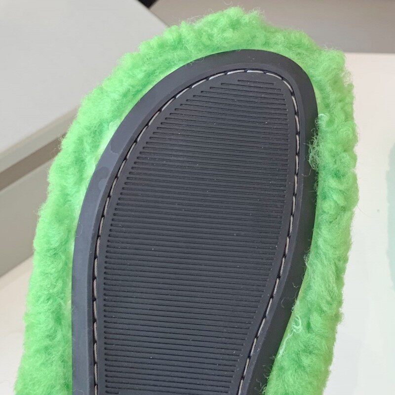 fur slippers