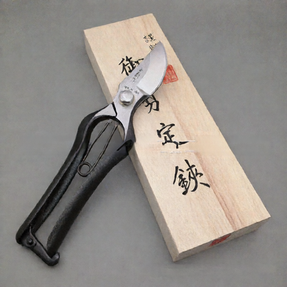 Garden pruning shears tool