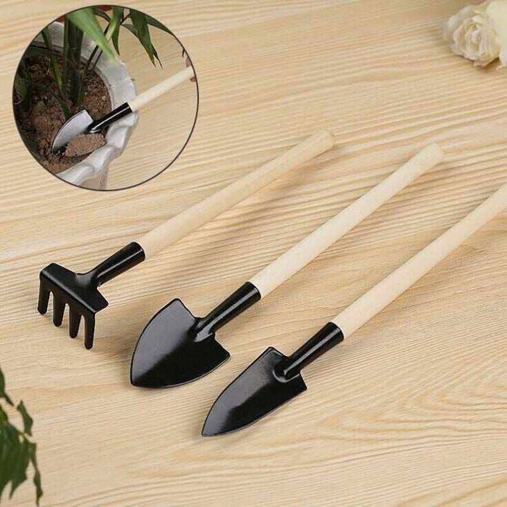 Gardening set of three items