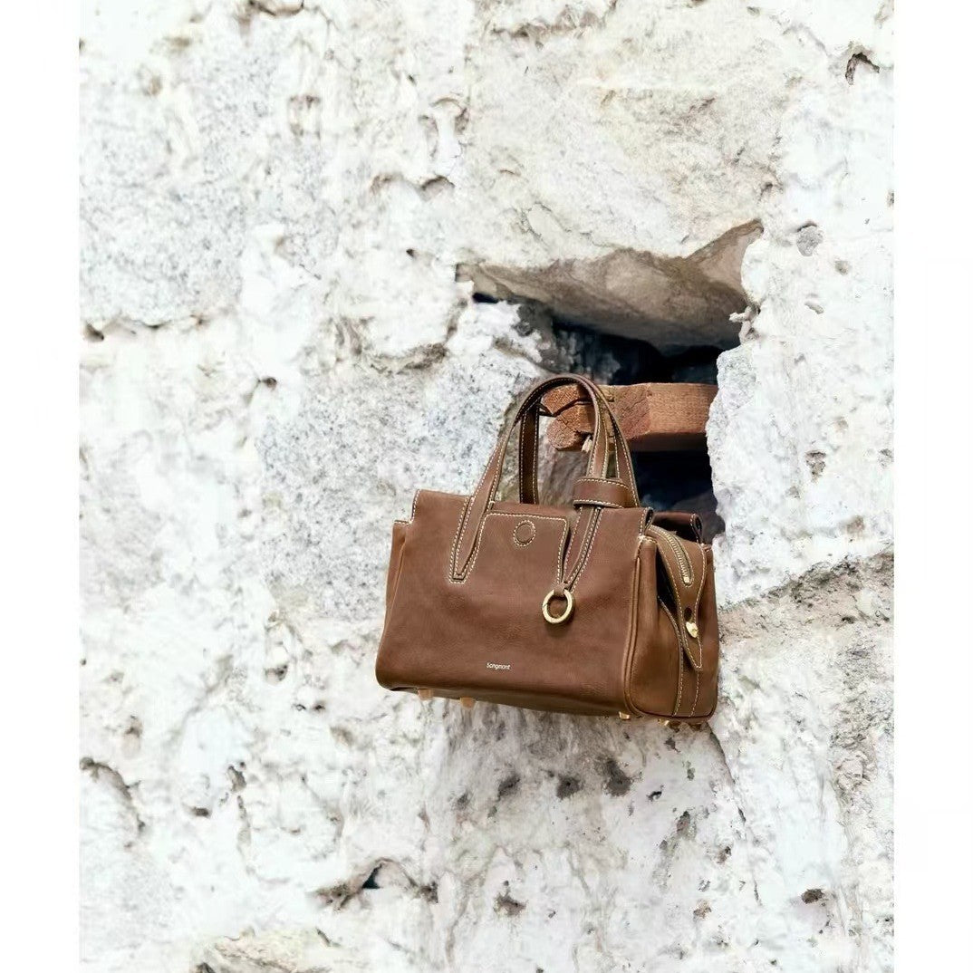 Gender-neutral vegetable-tanned leather crossbody bag