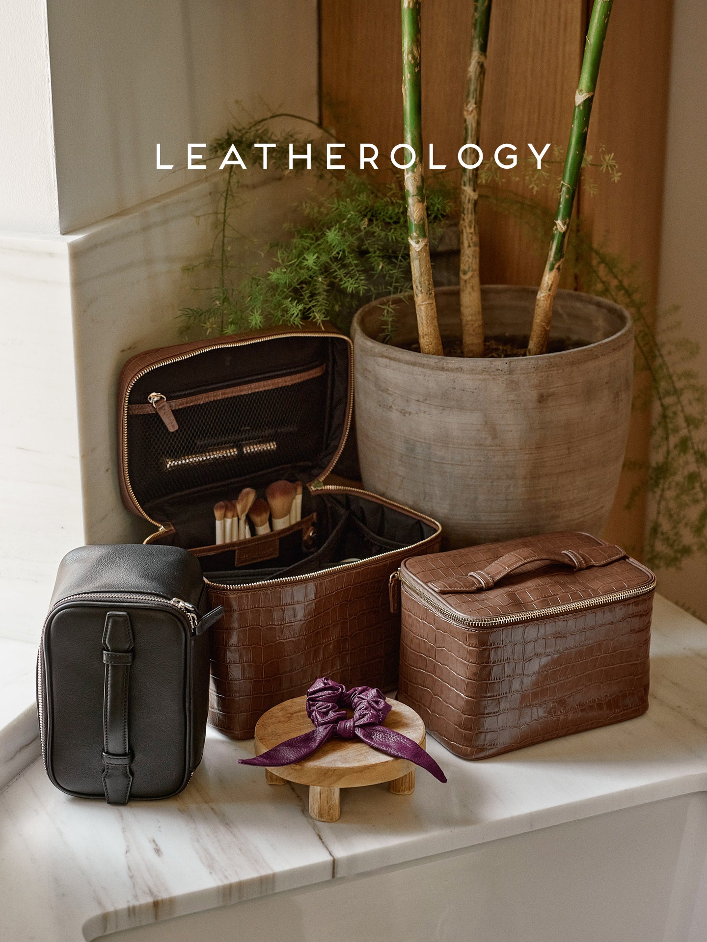Genuine Leather Cosmetic Bag with Handheld Handle