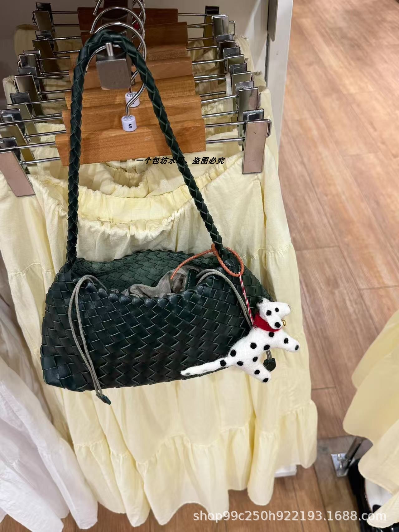 Genuine leather hand-woven bags