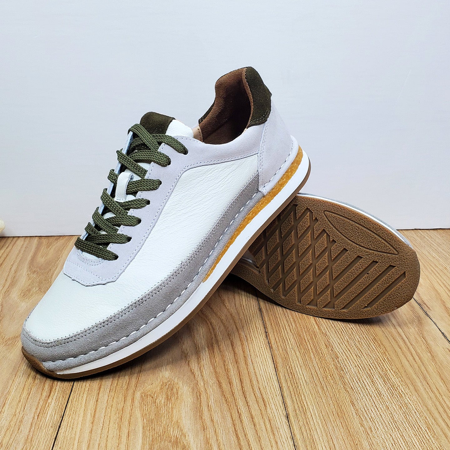 Genuine Leather Mens Casual Shoes Breathable Comfortable Flat Sole