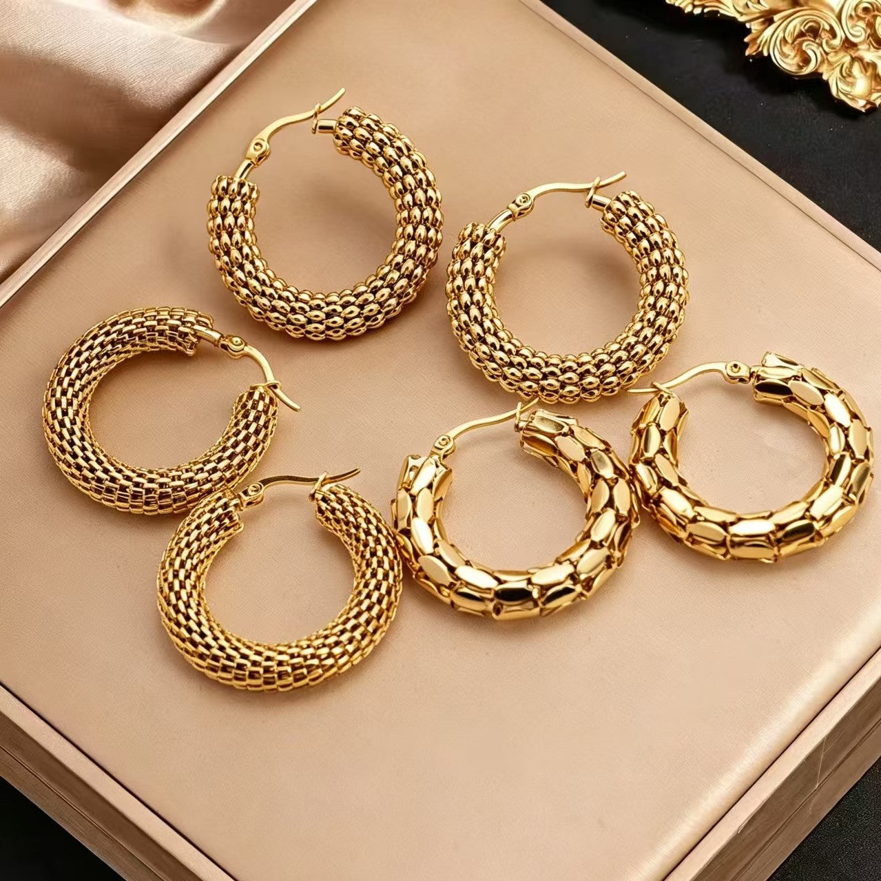Geometric Hollow Hoop Earrings