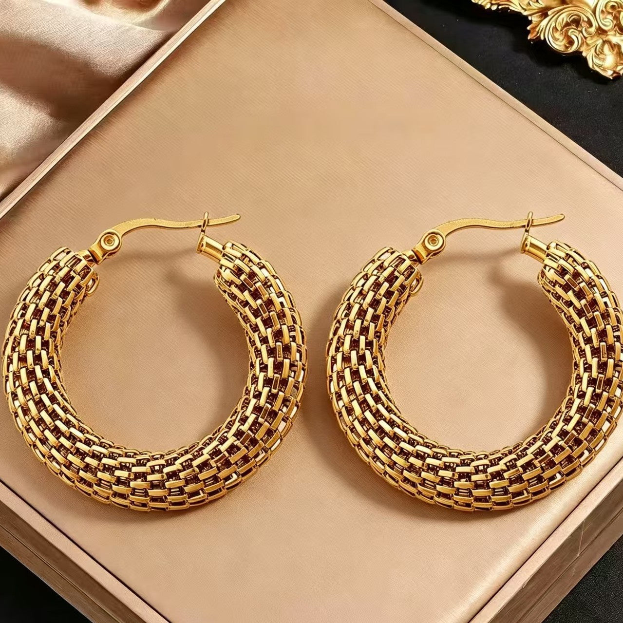 Geometric Hollow Hoop Earrings