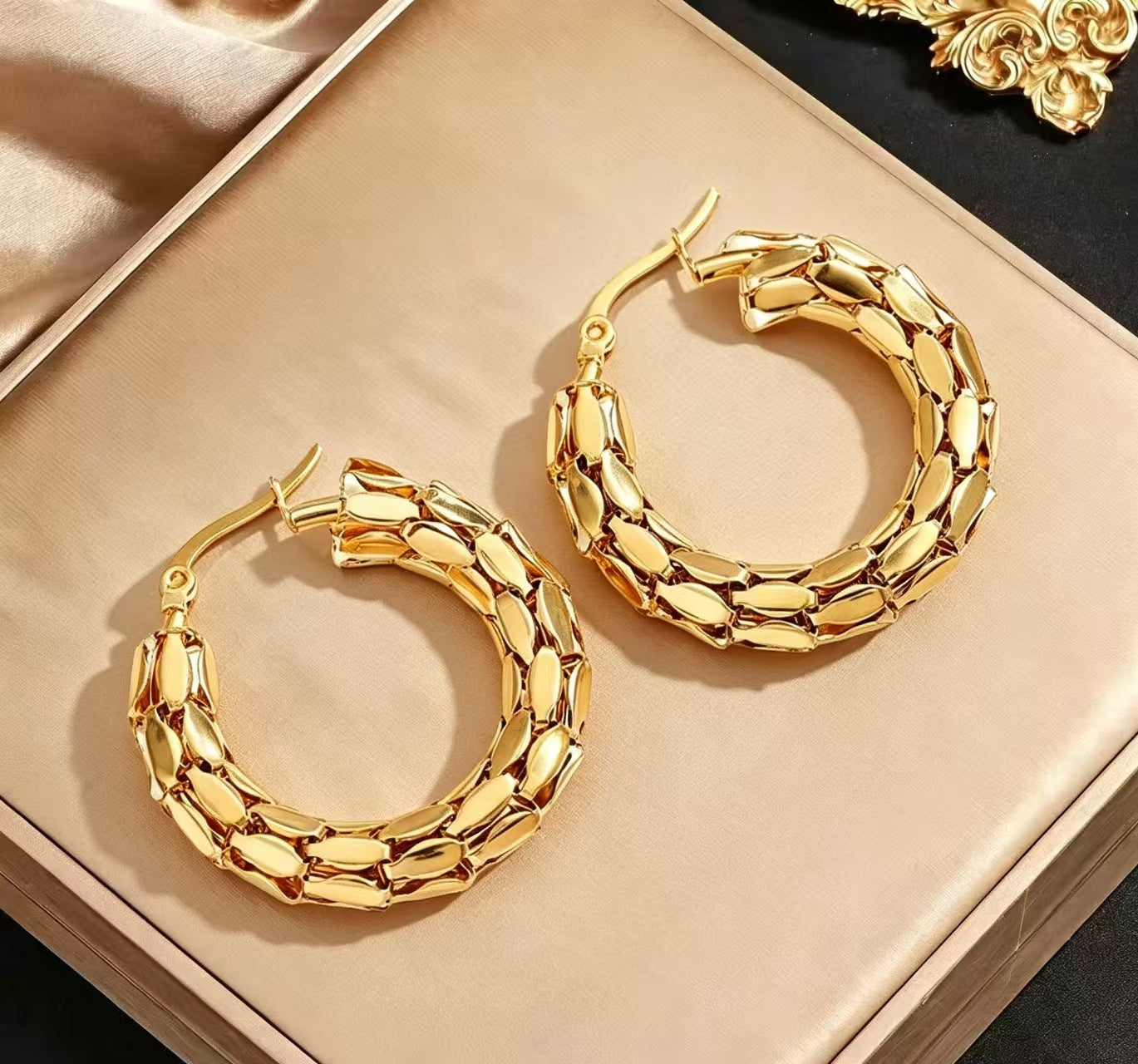 Geometric Hollow Hoop Earrings