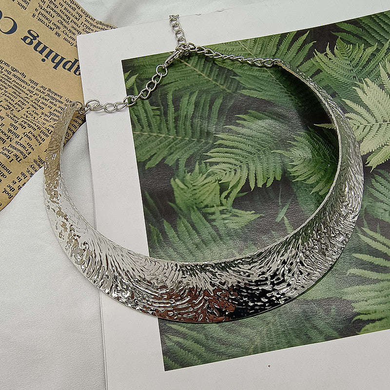 Geometric Metal Choker Necklace