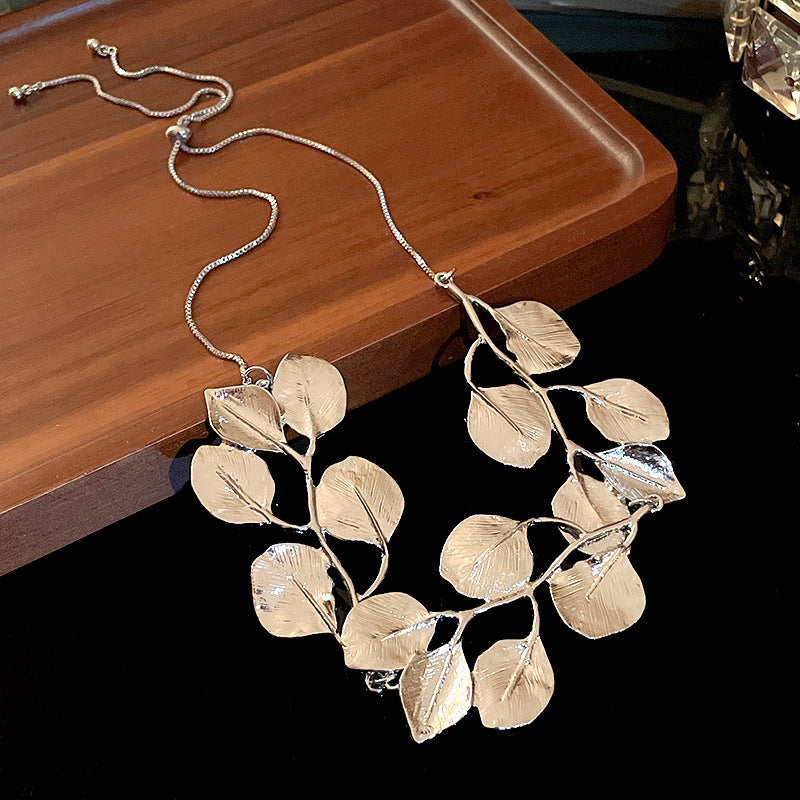Geometric necklace