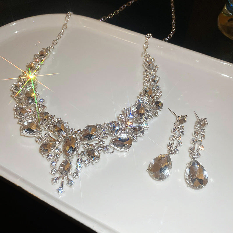 Geometric necklace