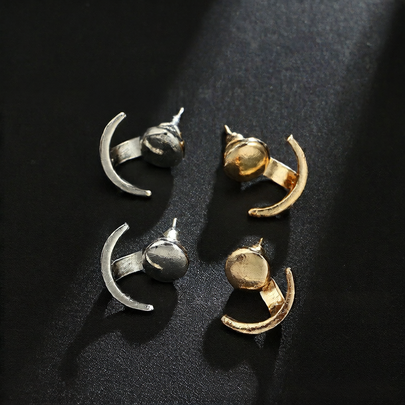 Geometric round earrings, fashionable and cute crescent-shaped earrings for girls