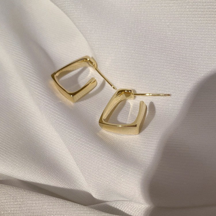 Geometric U-Shape Earrings
