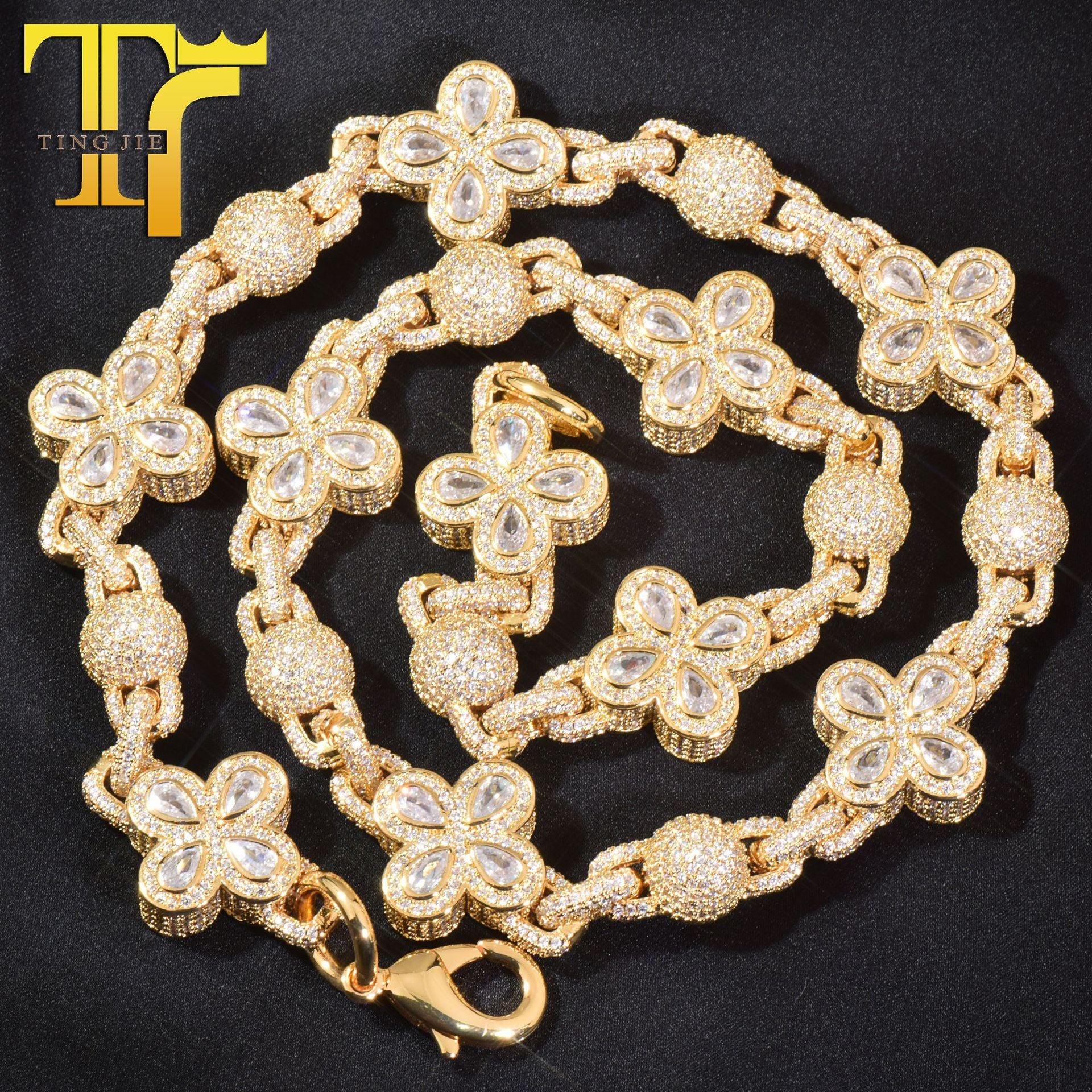 Geometric Zircon Four-Leaf Clover Necklace