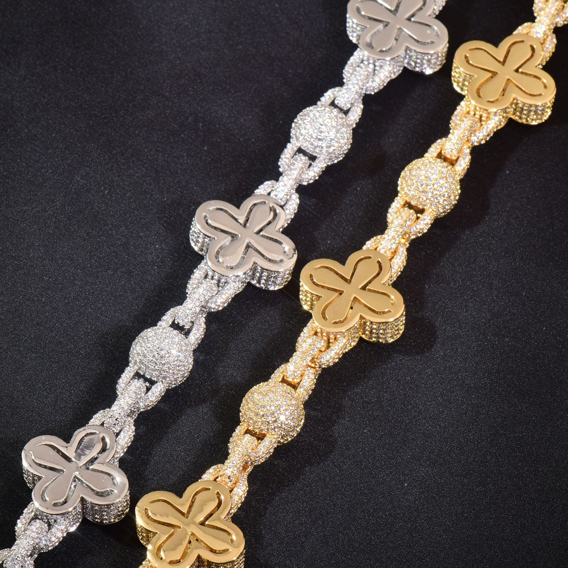 Geometric Zircon Four-Leaf Clover Necklace