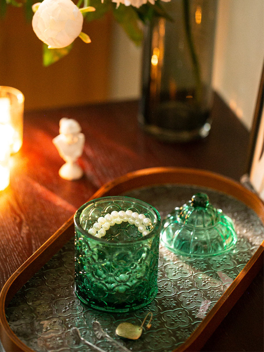 Glass jar