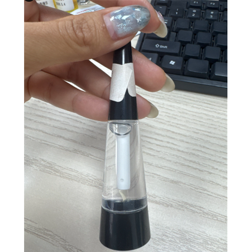 Glossy Lip Plumping Gloss