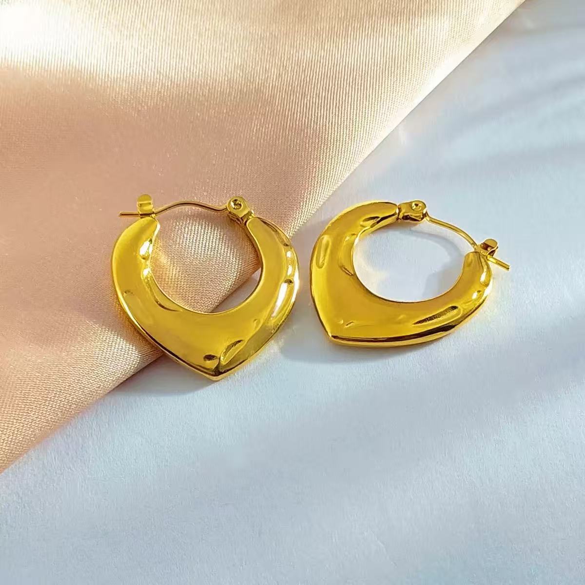 gold earrings