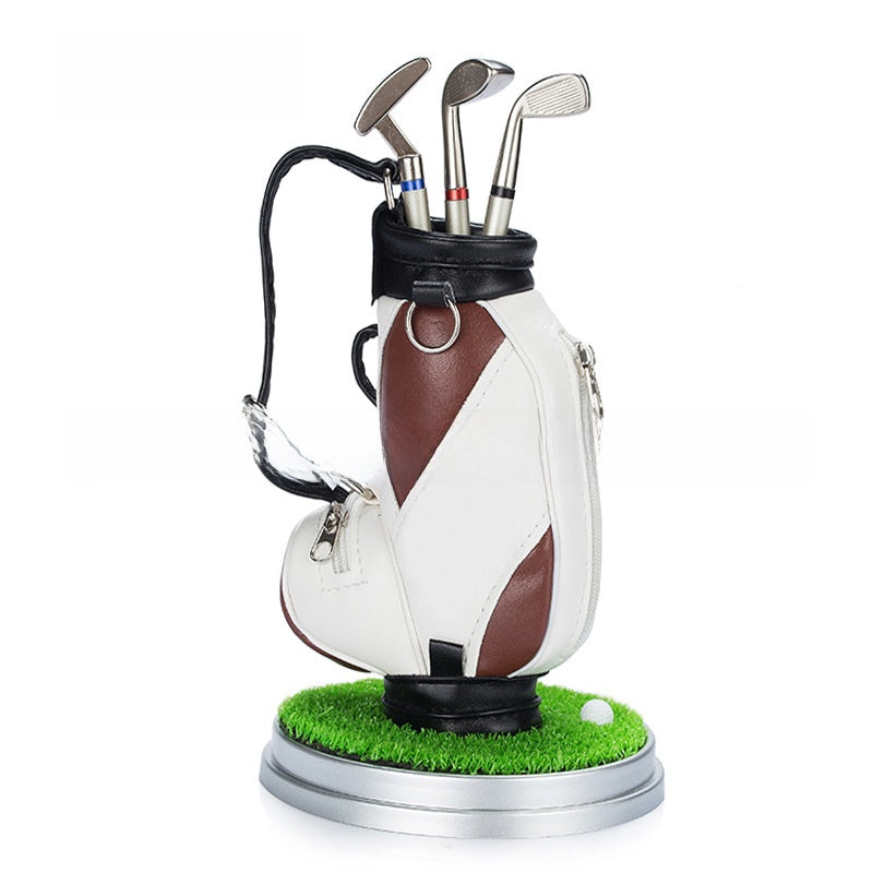 Golf-shaped pen holder