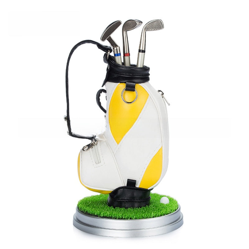 Golf-shaped pen holder