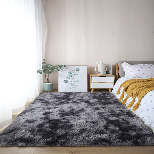 Gradient tie-dyed plush carpet