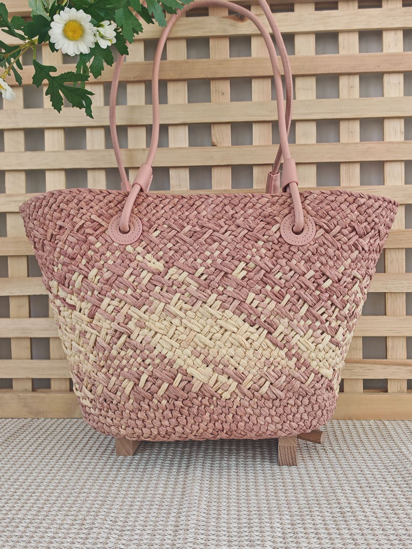 Gradient Woven Straw Tote Bag with Crossbody Strap