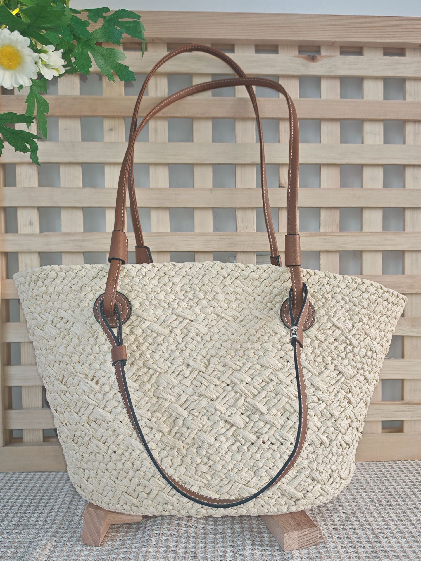 Gradient Woven Straw Tote Bag with Crossbody Strap