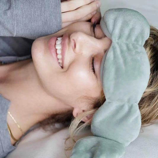 Gravity eye mask