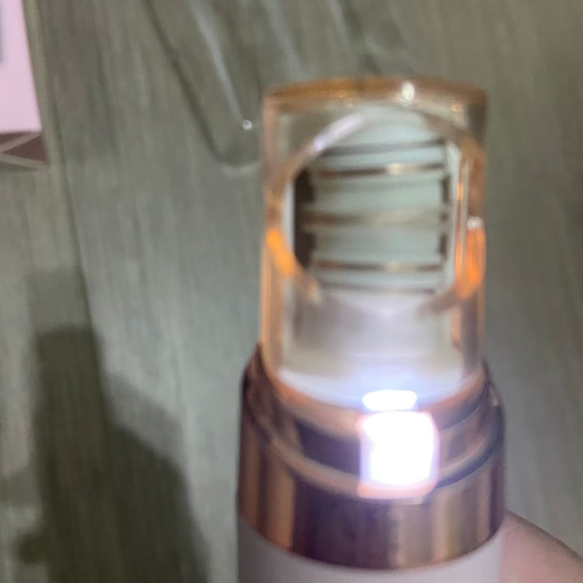 Hair removal device - depilator - battery-powered - charging version