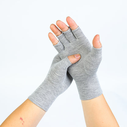 Half-finger compression gloves