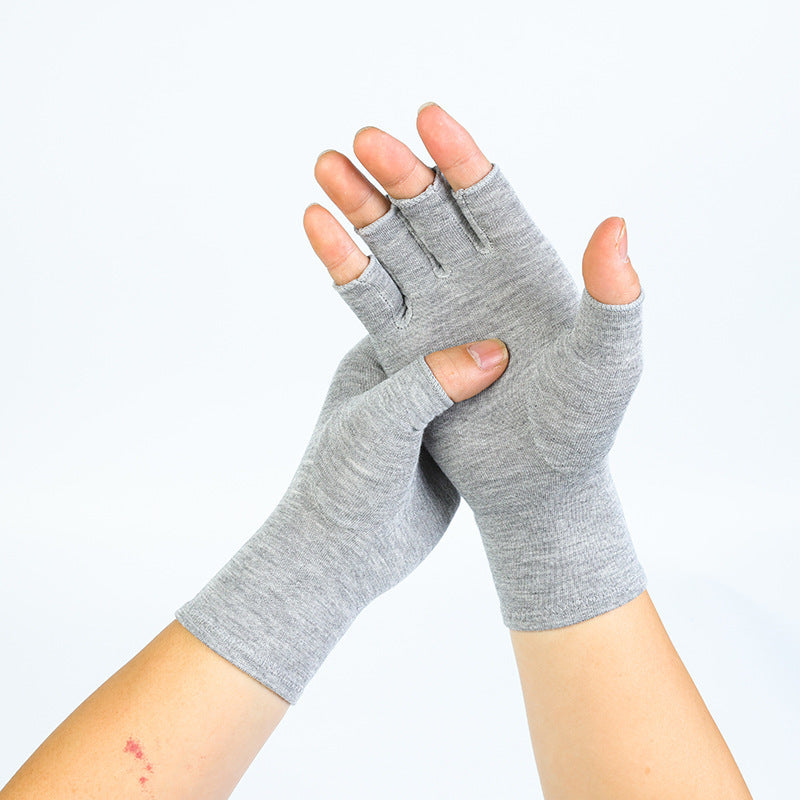 Half-finger compression gloves