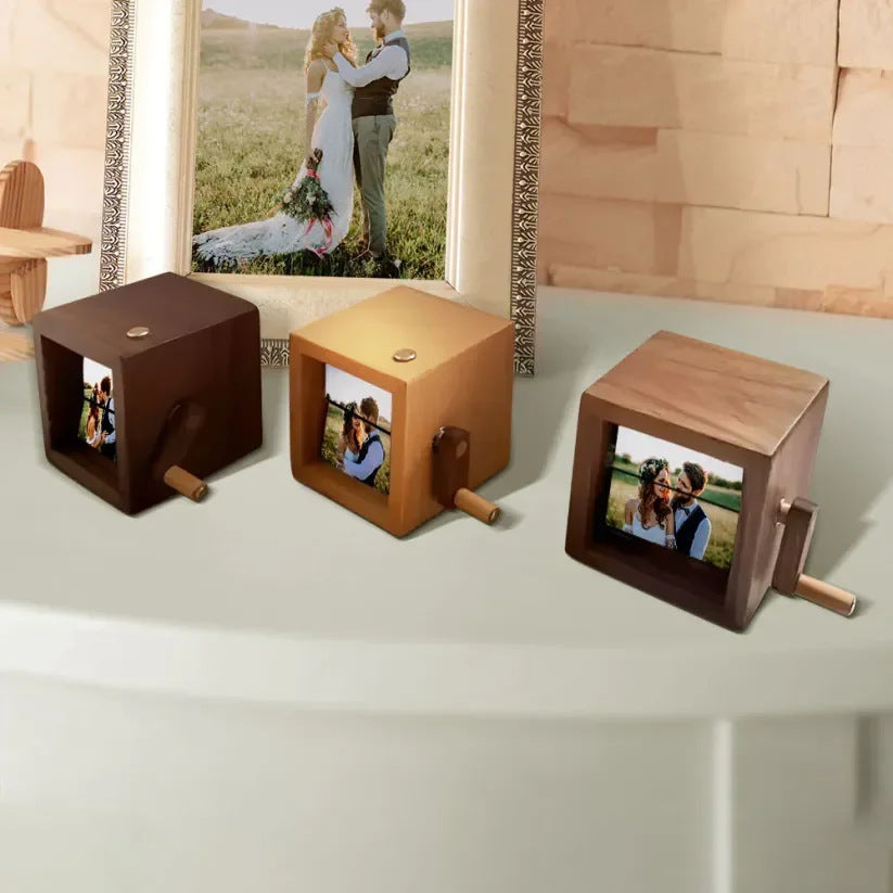 Hand-cranked page-turning photo machine