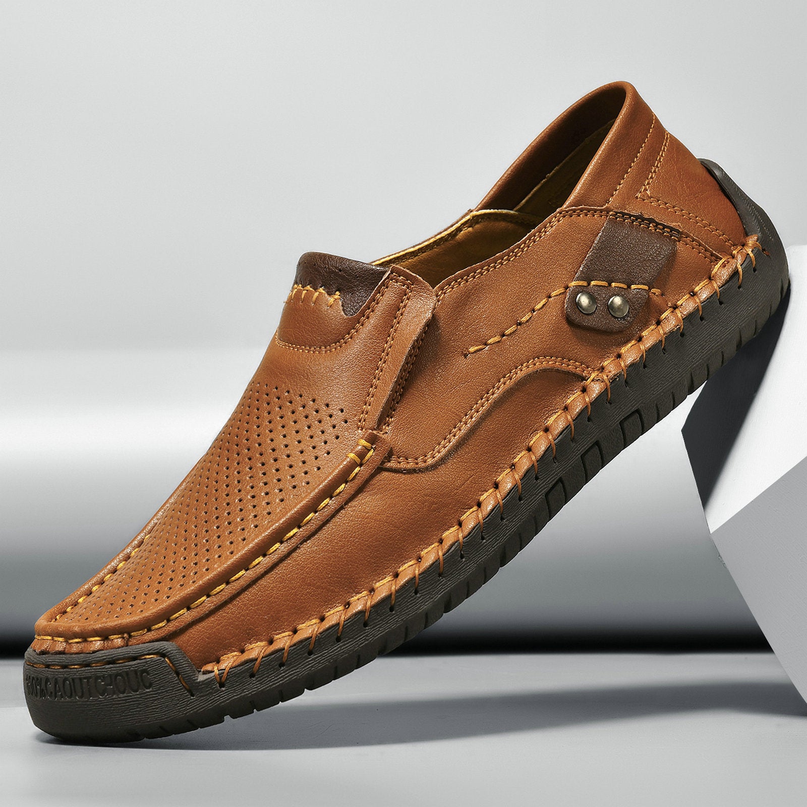 Hand-stitched Men's Loafers Slip-on Flat Leather Shoes Outdoor Casual Plus Size