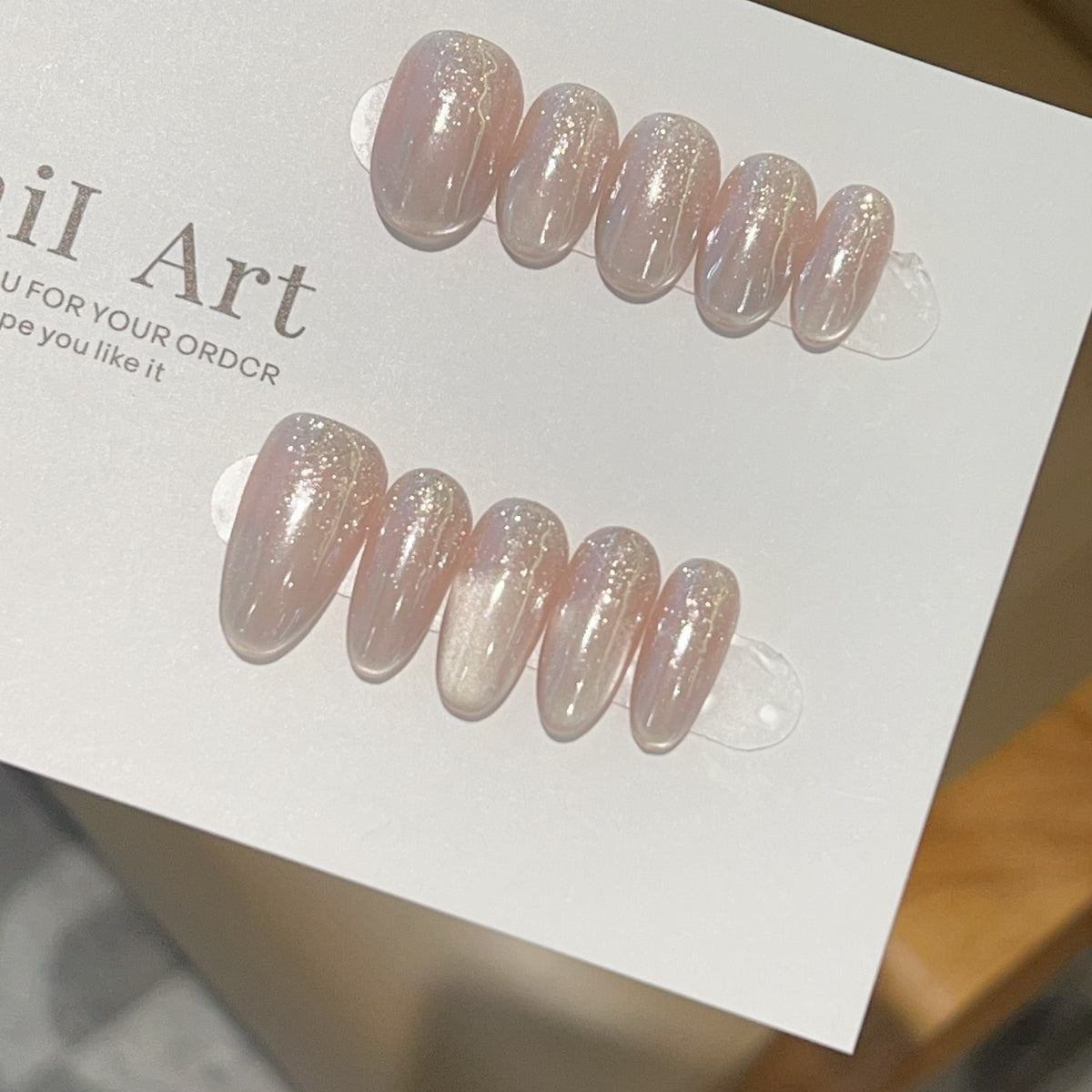Hand-wearing nails