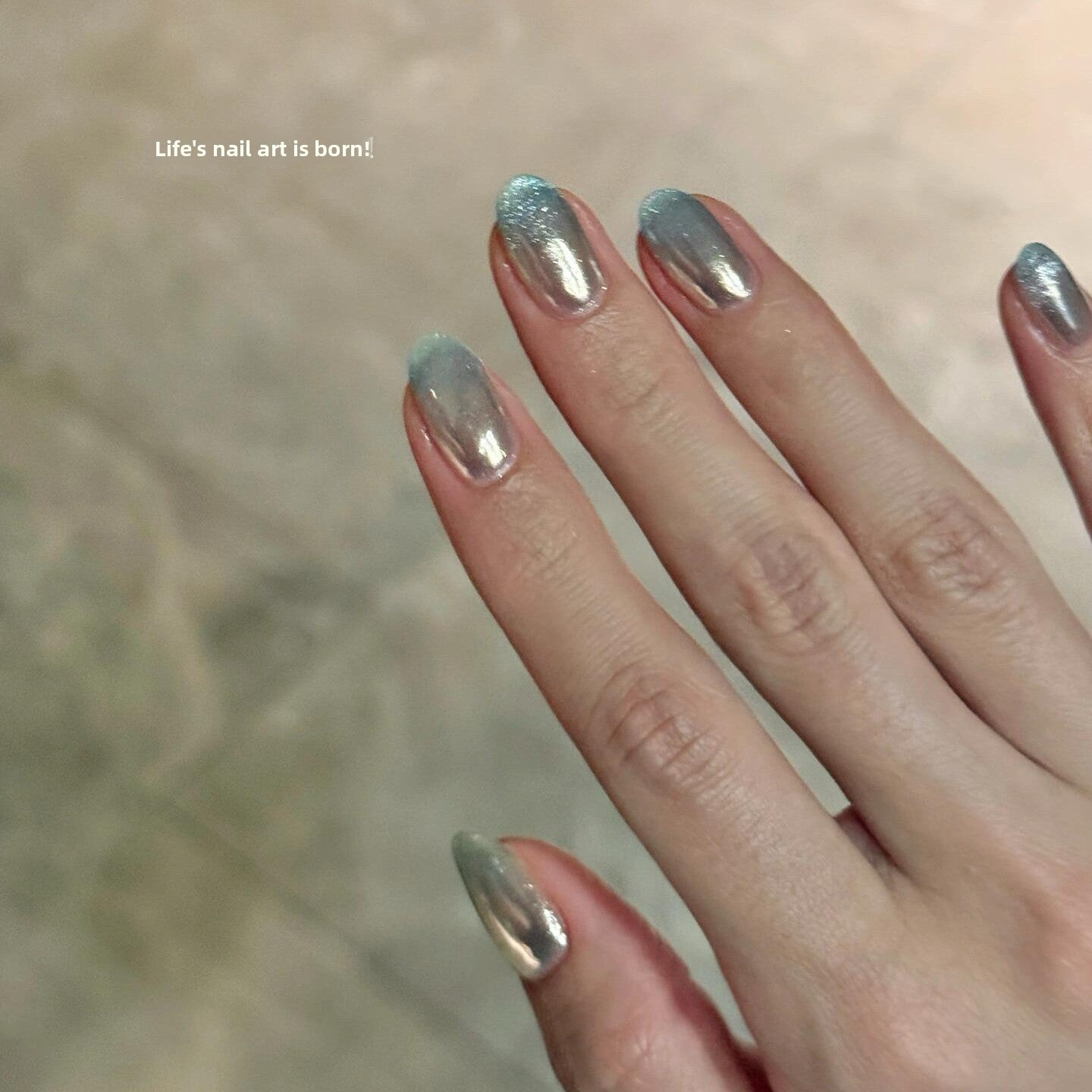 Hand-wearing nails