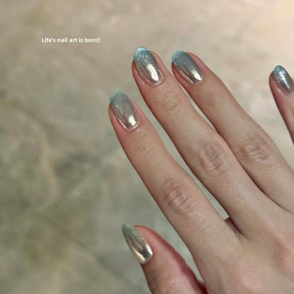 Hand-wearing nails
