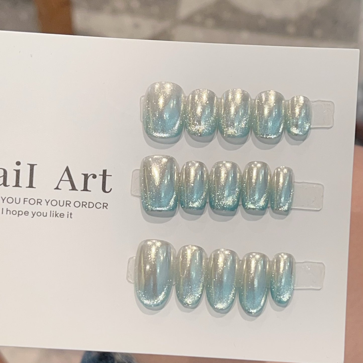 Hand-wearing nails