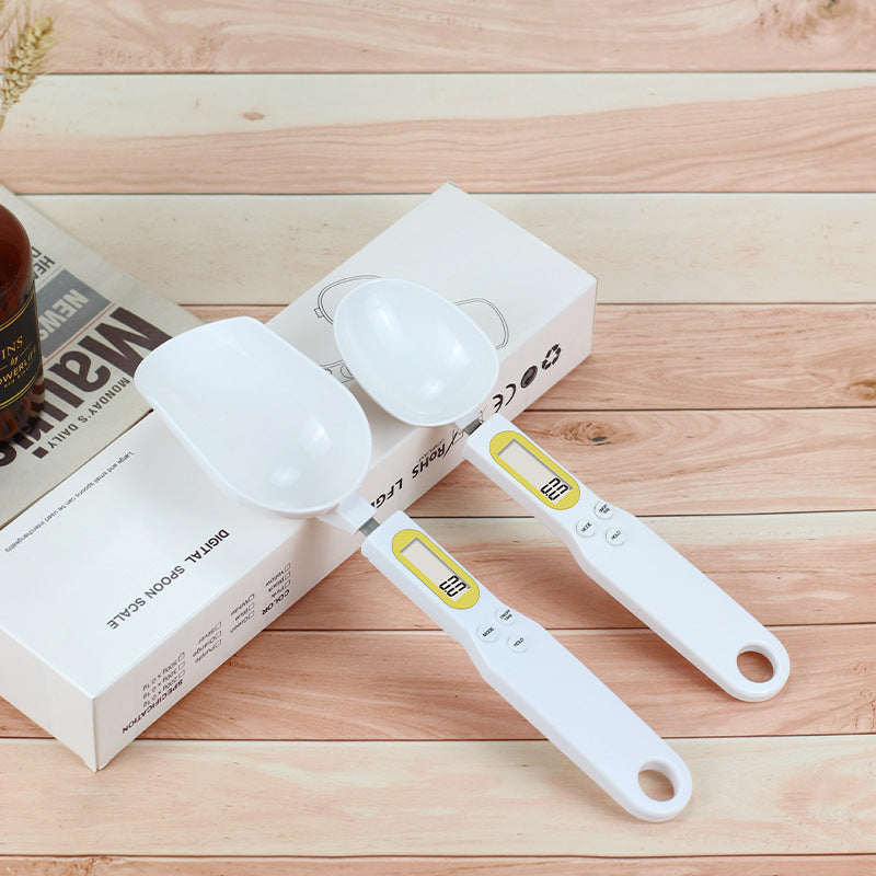 Handheld electronic spoon scale