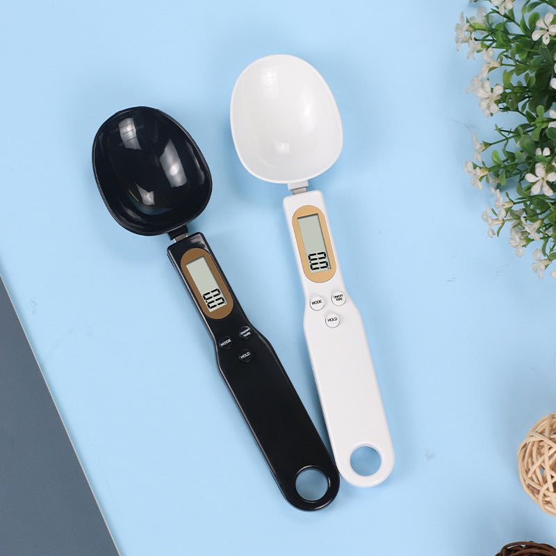 Handheld electronic spoon scale