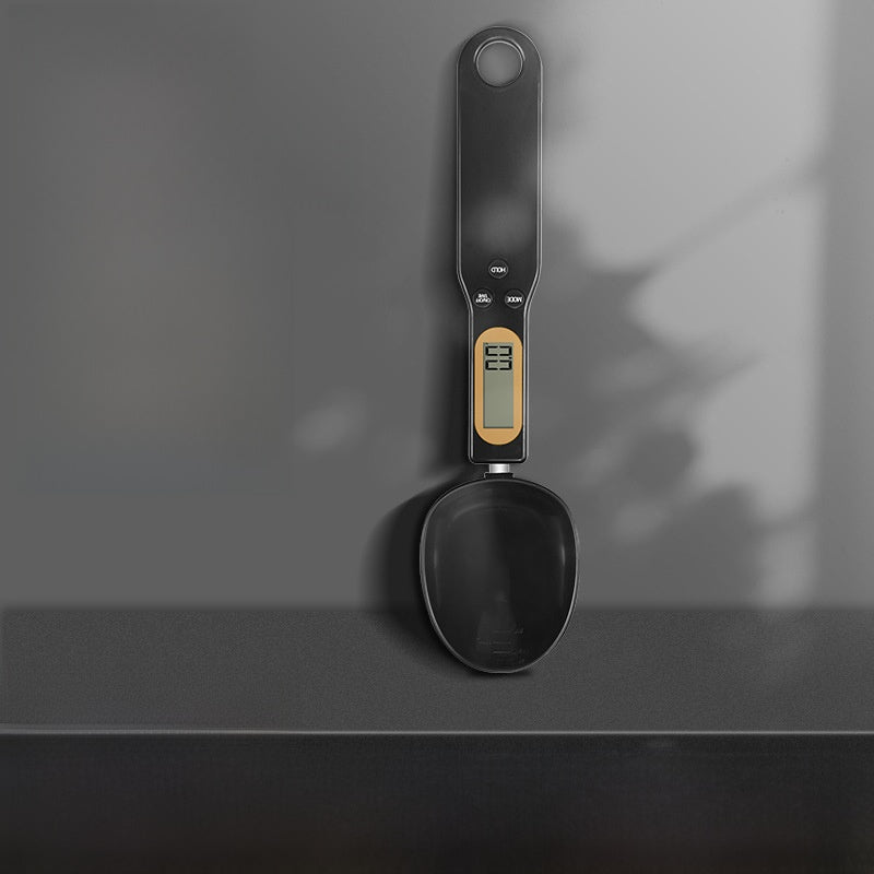 Handheld electronic spoon scale