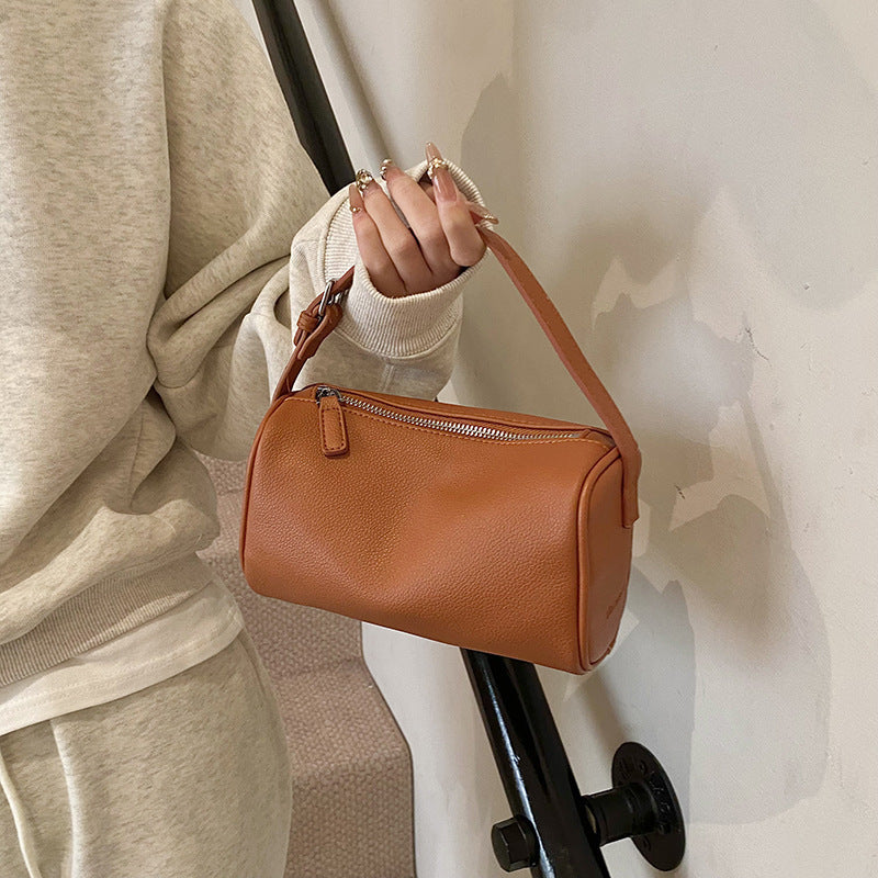 Handheld pillow bag