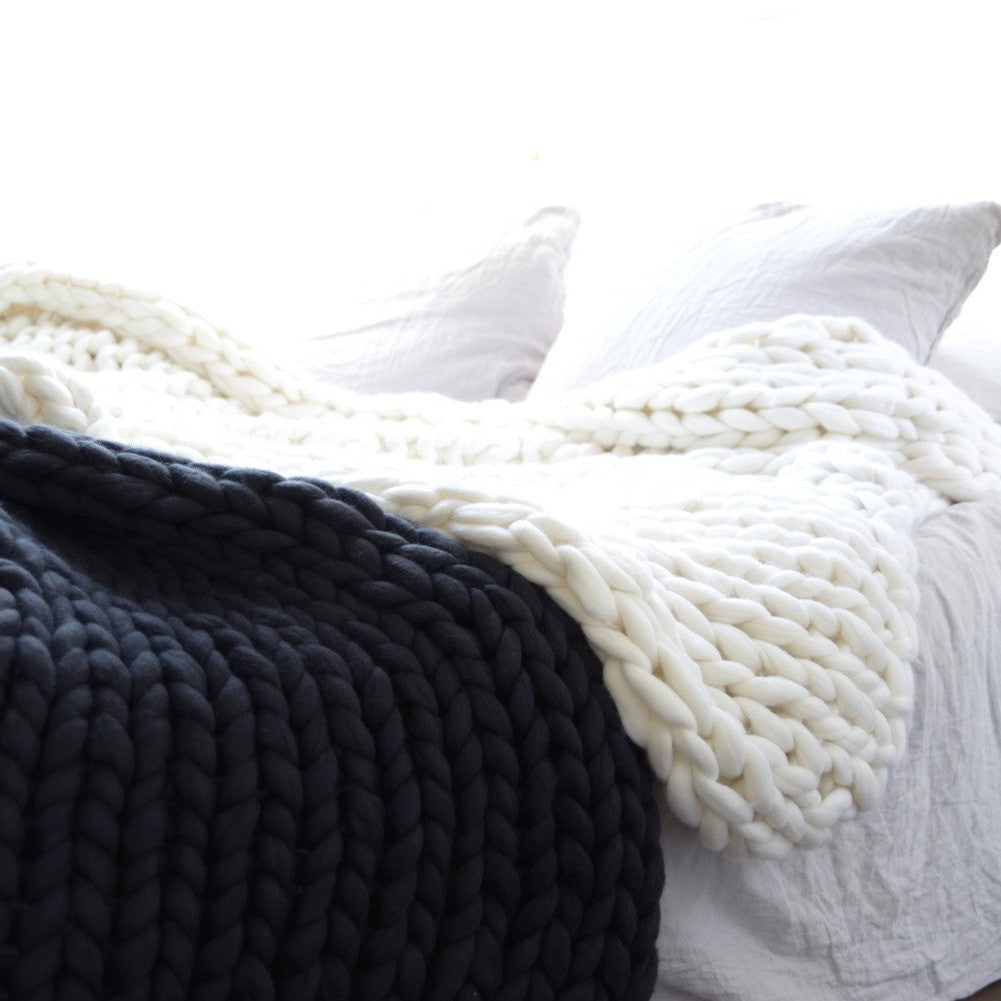 Handwoven Polyester Knit Throw Blanket