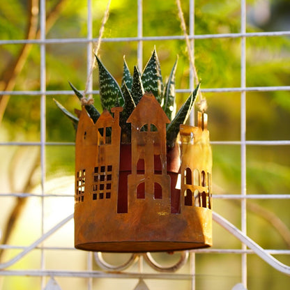 Hanging flower pot