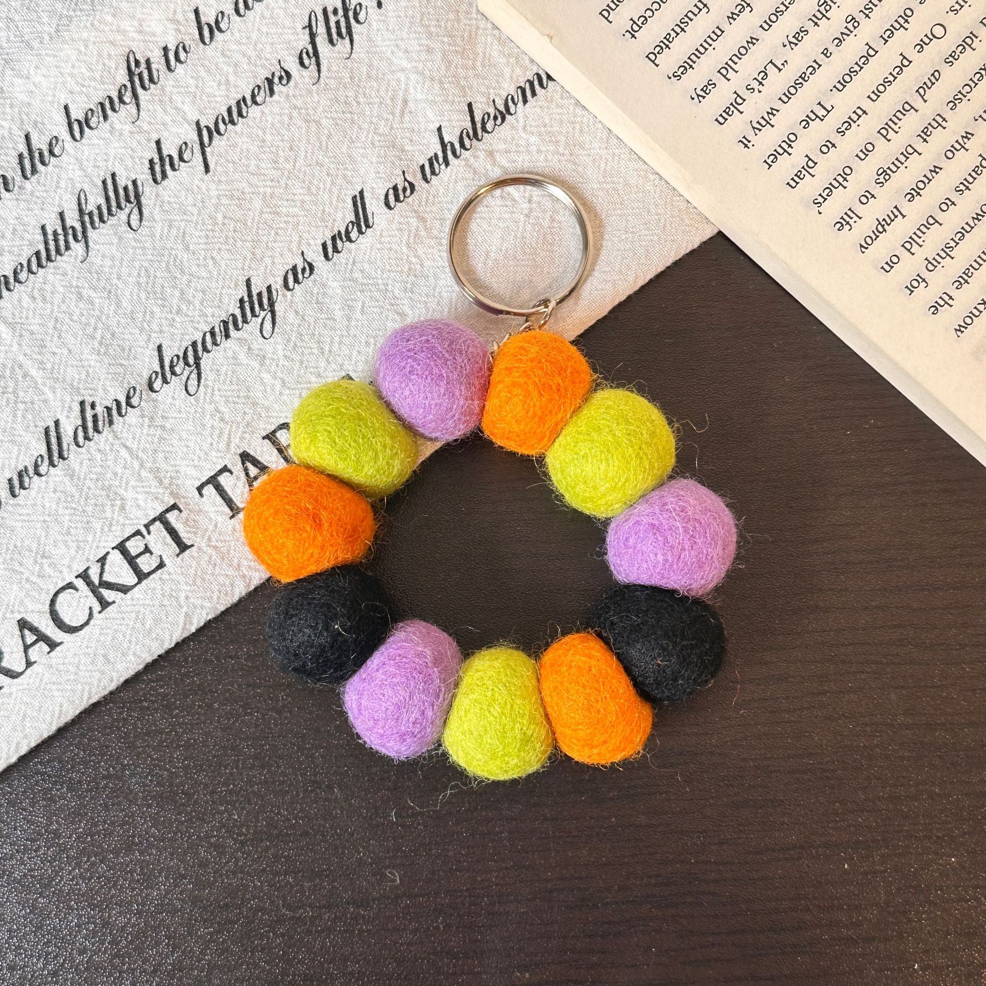 Hanging keychain