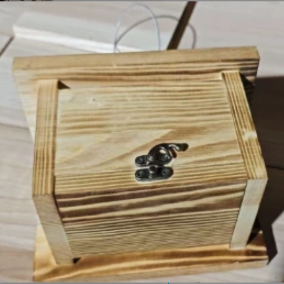 Hanging Wooden Bird Nest